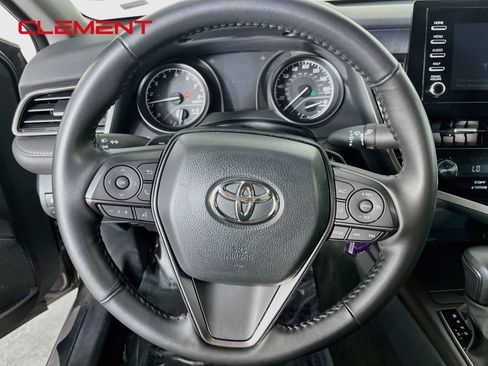 Used 2024 Toyota Camry SE FWD image 13