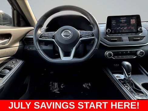 Used 2021 Nissan Altima 2.5 SR FWD image 11