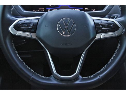 Used 2022 Volkswagen Tiguan SE AWD/4WD image 17