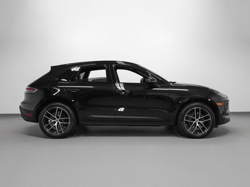 Certified 2022 Porsche Macan AWD/4WD image 13