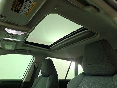 Certified 2025 Toyota RAV4 XLE w/ Convenience Package FWD image 17