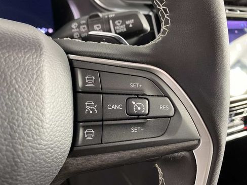 Used 2025 Jeep Grand Cherokee L Limited AWD/4WD image 18