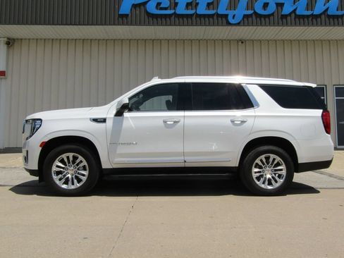 Used 2021 GMC Yukon SLT w/ SLT Luxury Package AWD/4WD image 11