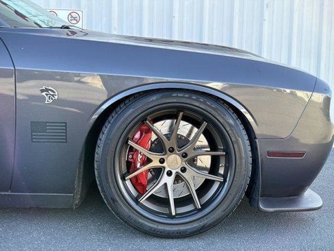 Used 2016 Dodge Challenger SRT Hellcat image 38