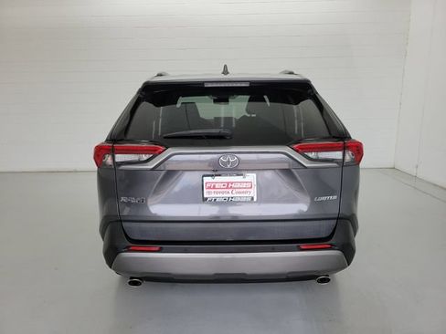 Used 2019 Toyota RAV4 Limited FWD image 6