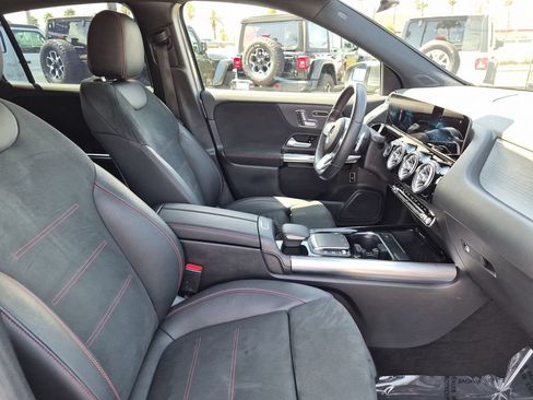 Used 2021 Mercedes-Benz GLA 250 image 30