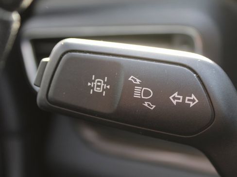 Used 2022 Ford Explorer Limited image 29