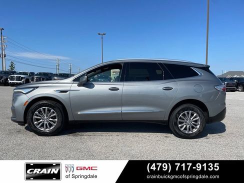 Used 2023 Buick Enclave Essence FWD image 4