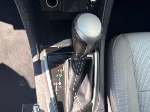 Used 2016 Toyota Corolla LE FWD image 24