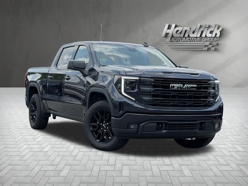 Used 2025 GMC Sierra 1500 Elevation AWD/4WD image 2