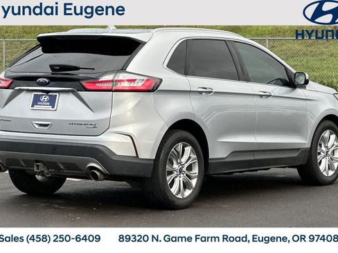 Used 2019 Ford Edge Titanium w/ Cold Weather Package image 3