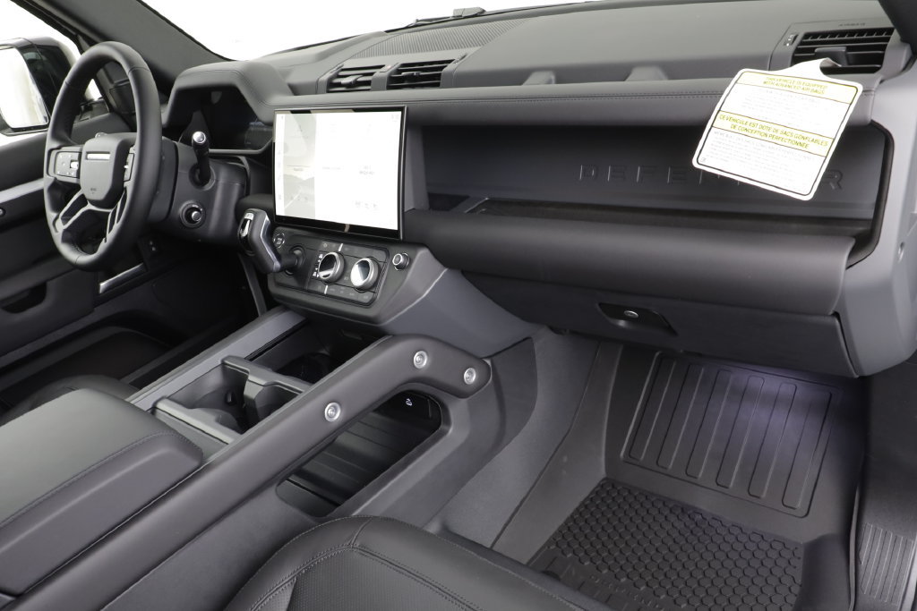 New 2026 Land Rover Defender 110 X-Dynamic SE AWD/4WD image 22