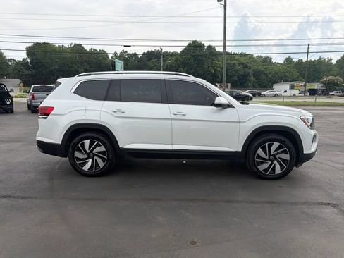 Used 2024 Volkswagen Atlas SEL AWD/4WD image 4