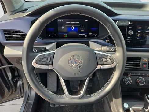 Used 2022 Volkswagen Taos SE image 17