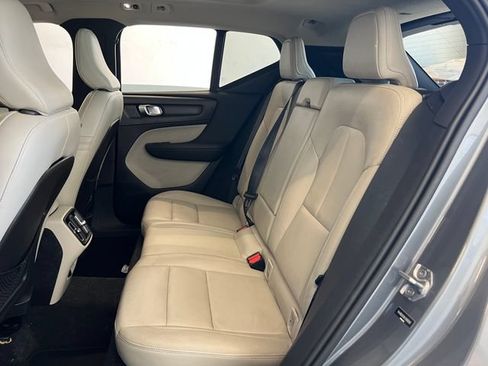 Used 2019 Volvo XC40 T5 Momentum AWD/4WD image 39
