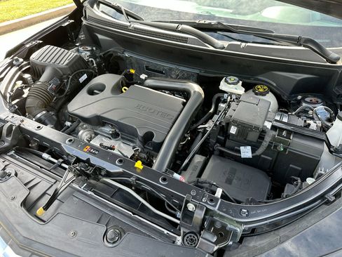 Used 2023 Chevrolet Equinox LT image 24