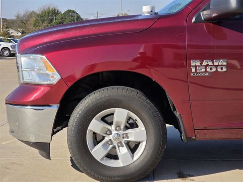 Used 2022 RAM 1500 Classic SLT image 5