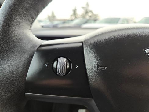 Used 2023 Tesla Model Y Performance image 18