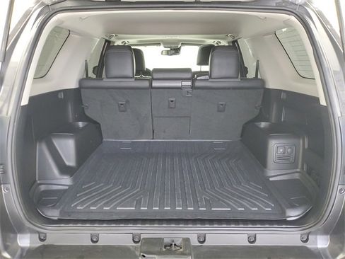 Used 2022 Toyota 4Runner SR5 Premium image 9