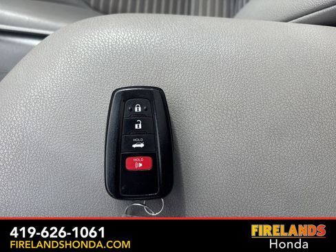 Used 2018 Toyota Camry SE w/ Moonroof Package image 22