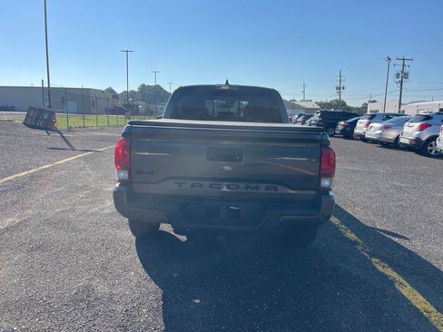 Used 2023 Toyota Tacoma SR5 AWD/4WD image 4