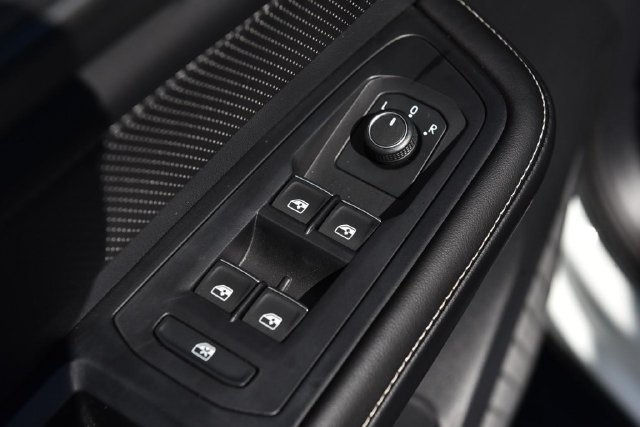 Used 2024 Volkswagen Atlas Cross Sport SE FWD image 8