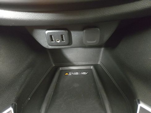 Certified 2023 Chevrolet Traverse LT FWD image 27