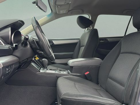 Used 2017 Subaru Outback 2.5i Premium AWD/4WD image 9