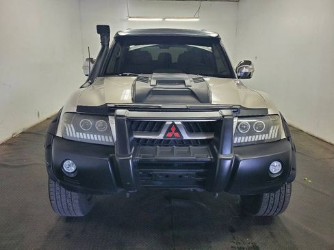 Used 2004 Mitsubishi Montero Limited AWD/4WD image 2