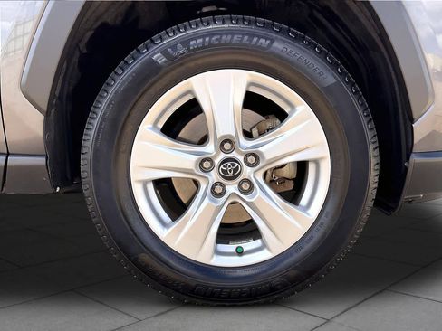Used 2020 Toyota RAV4 XLE w/ Convenience Package AWD/4WD image 15
