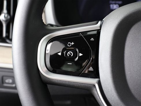 Certified 2025 Volvo XC90 B5 Core w/ Protection Package Premier image 10