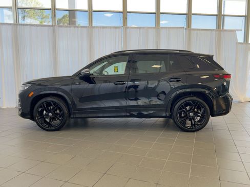 New 2026 Volkswagen Tiguan SE R-Line image 2