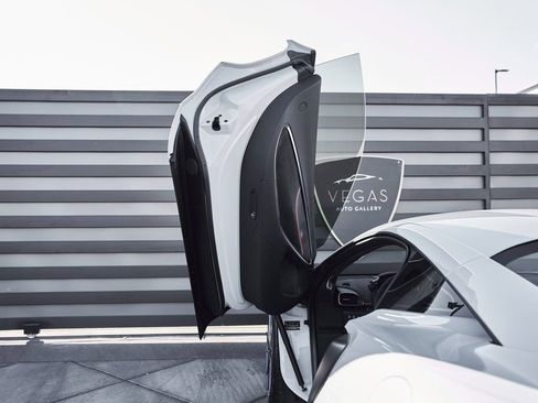 Used 2023 McLaren Artura RWD image 35
