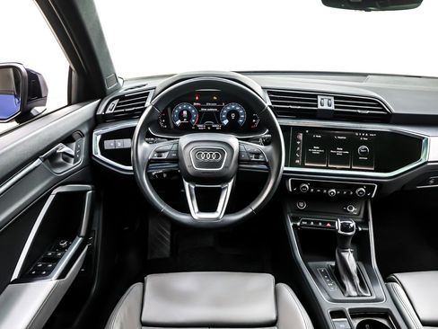 Used 2023 Audi Q3 2.0T Premium w/ Black Optic Sport Package image 6