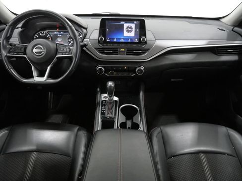 Used 2024 Nissan Altima 2.5 SR FWD image 9