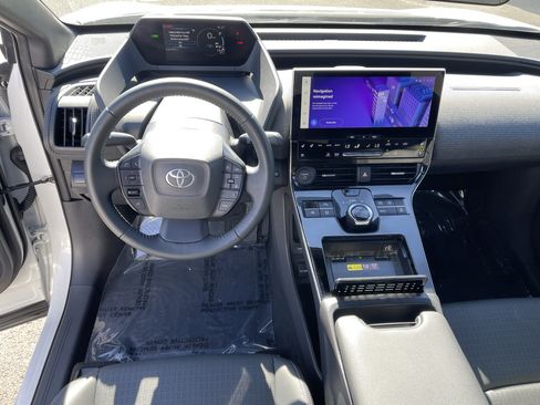 Used 2023 Toyota bZ4X FWD image 12