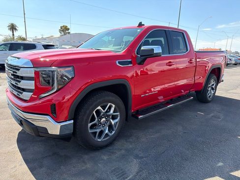 Used 2023 GMC Sierra 1500 SLE AWD/4WD image 2