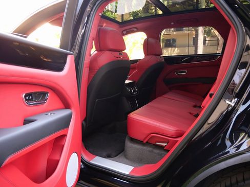 New 2025 Bentley Bentayga image 18