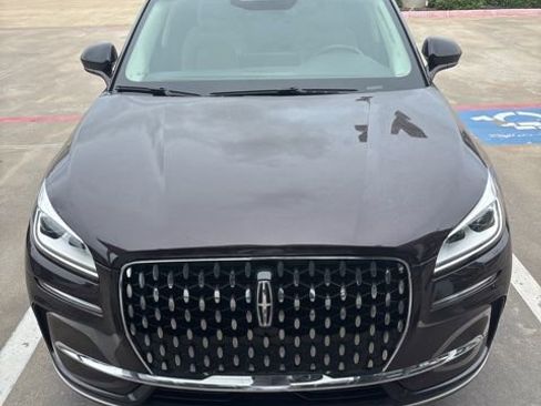 Used 2023 Lincoln Corsair Reserve AWD/4WD image 2