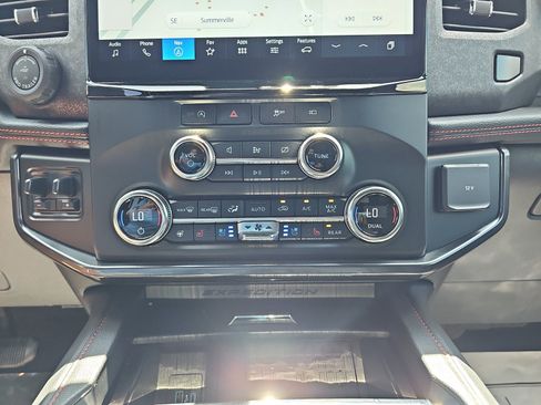 Used 2023 Ford Expedition Limited AWD/4WD image 21
