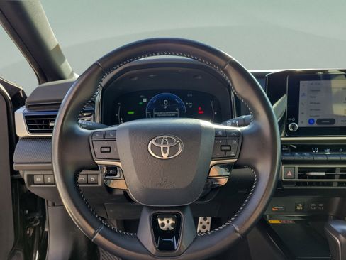 Used 2025 Toyota Camry SE FWD image 24