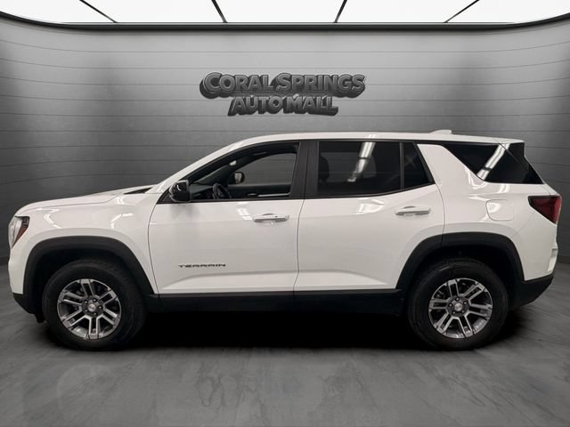 Used 2026 GMC Terrain Elevation FWD image 2