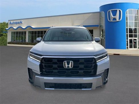 New 2026 Honda Pilot Touring image 8