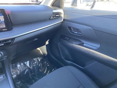 New 2026 Nissan Kicks S image 18