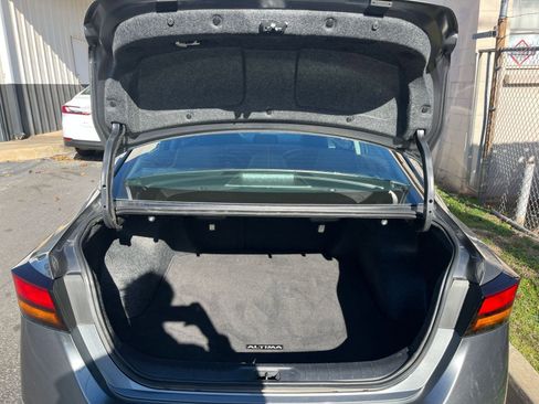 Used 2025 Nissan Altima 2.5 SV image 30