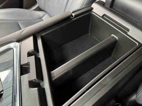 Used 2024 Buick Enclave Premium image 31