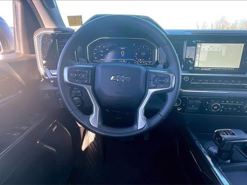 Used 2024 Chevrolet Silverado 1500 LT Trail Boss w/ LT Trail Boss Premium Package image 9