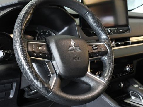 Used 2025 Mitsubishi Outlander ES AWD/4WD image 20