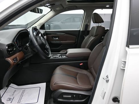 Used 2025 Honda Pilot Elite image 22