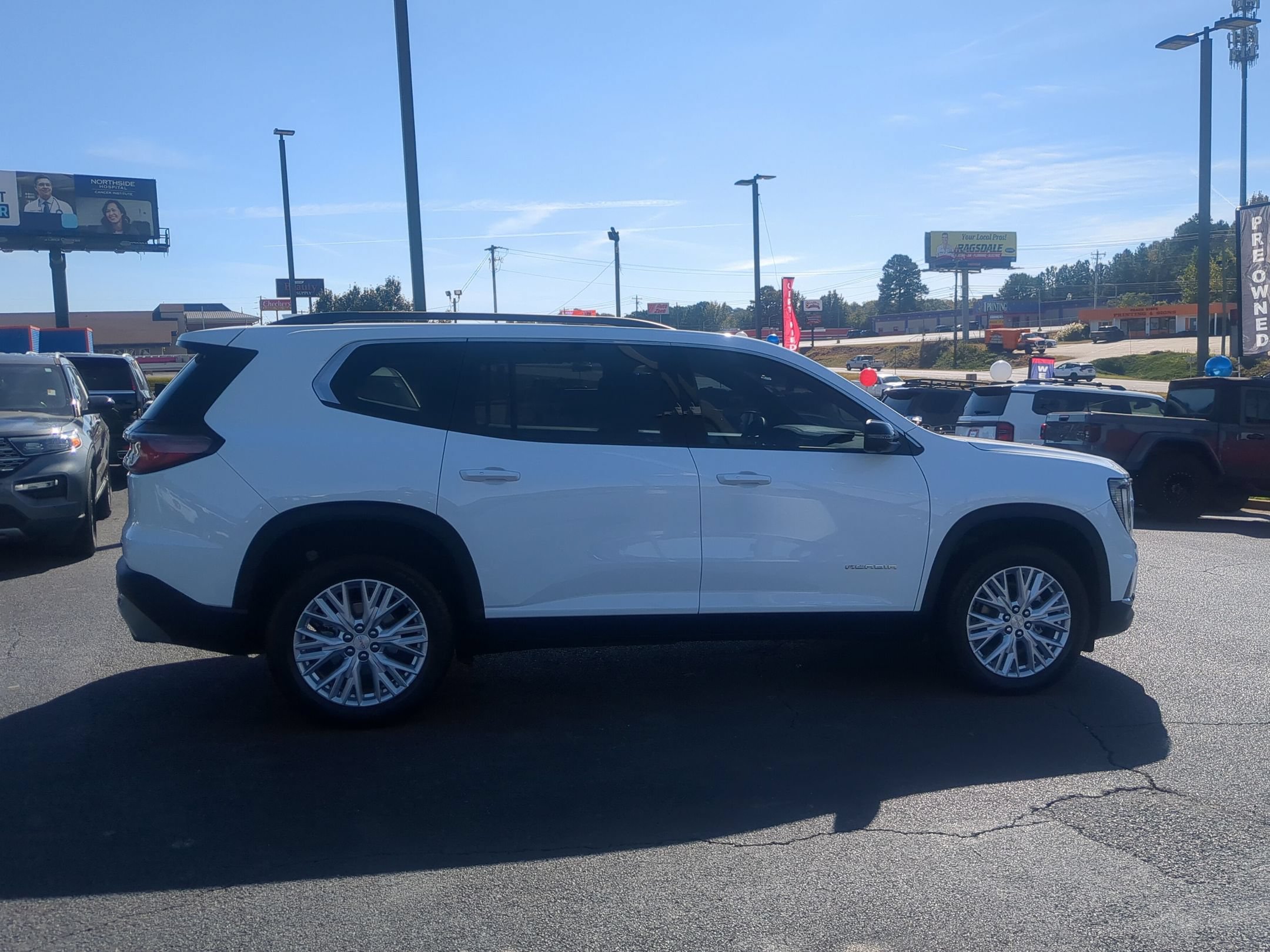 Used 2025 GMC Acadia Elevation w/ Elevation Premium Package FWD image 4